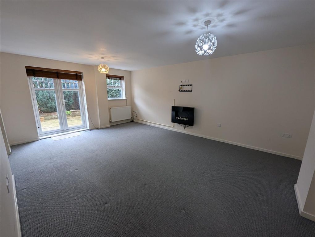 Property photo 2 of 14 Lounge/Dining Room