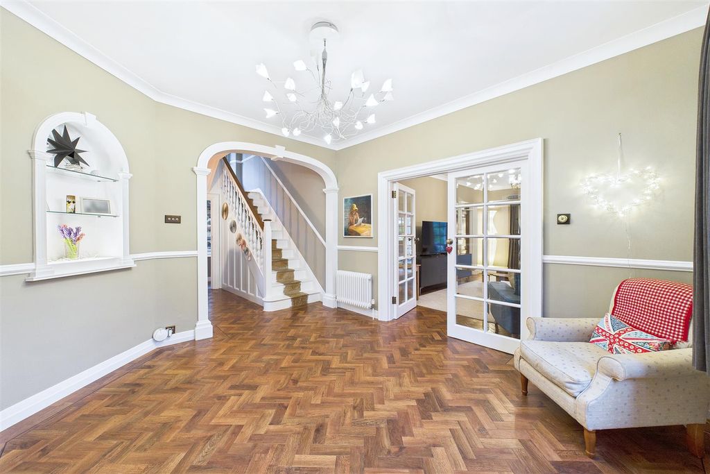 Property photo 3 of 25