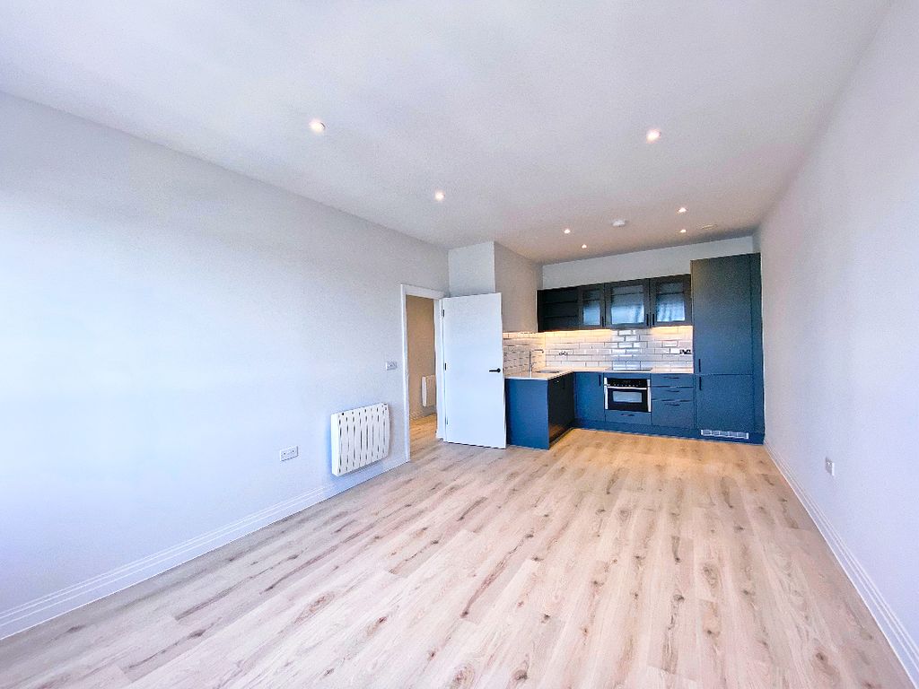 Property photo 3 of 9 4