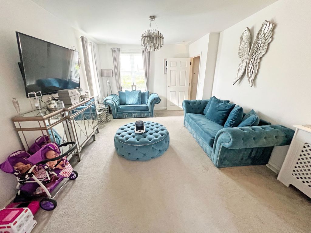 Property photo 3 of 21