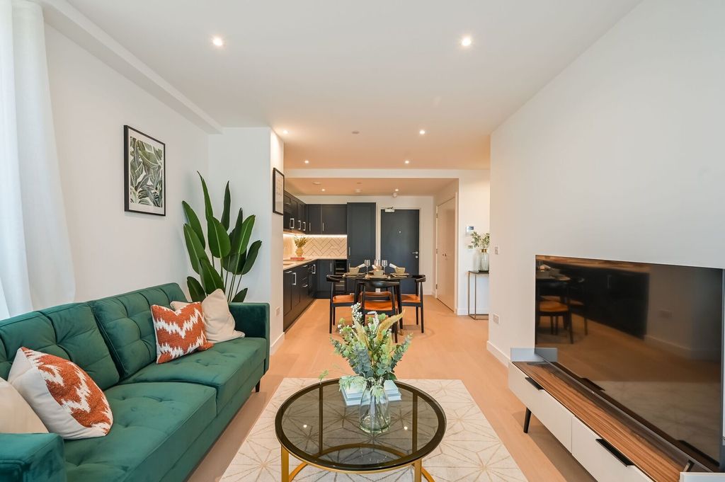 Property photo 1 of 11