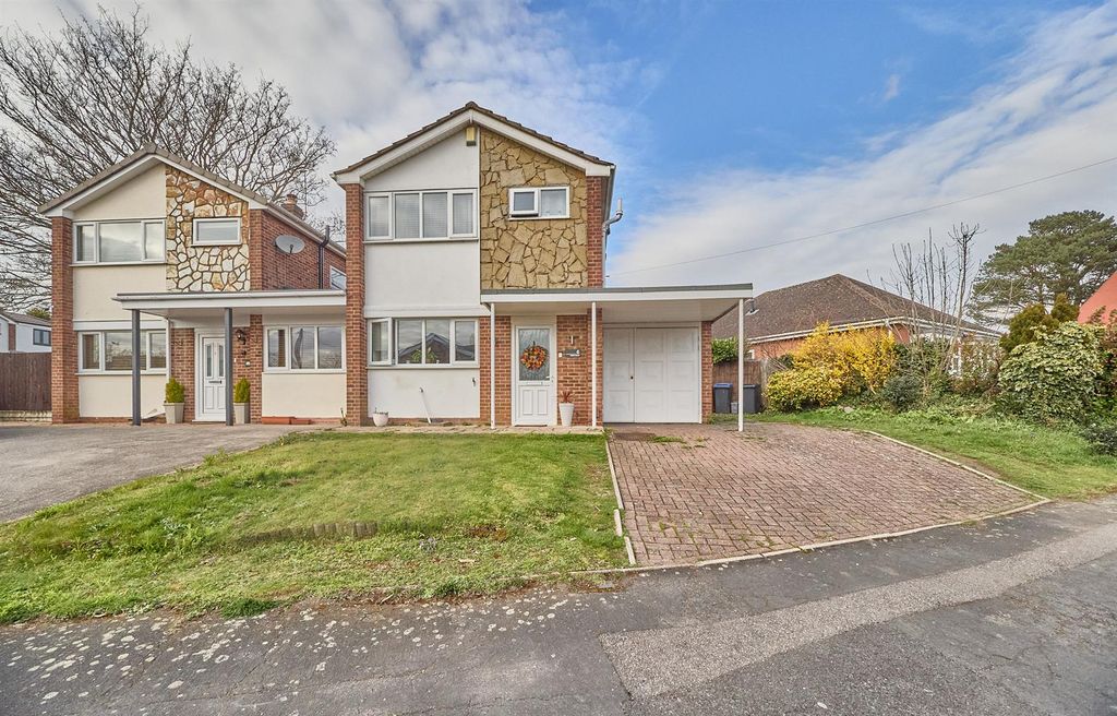 Property photo 1 of 12 Friary Cl Hinckley 13.Jpg