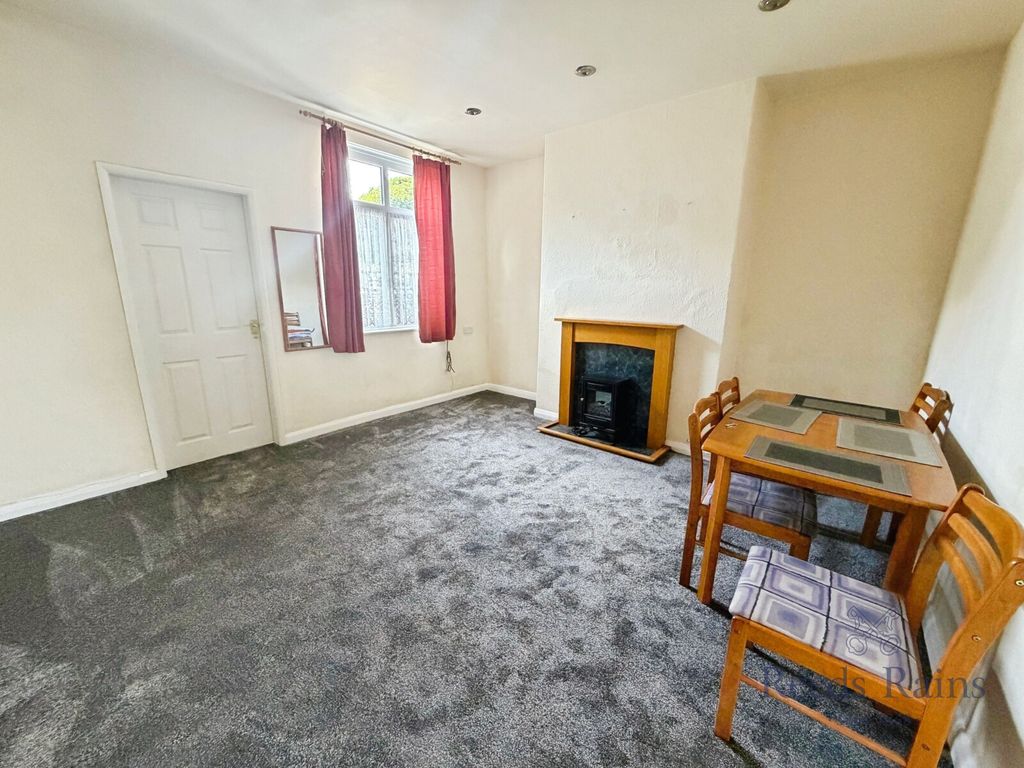 Property photo 3 of 6 Living Room