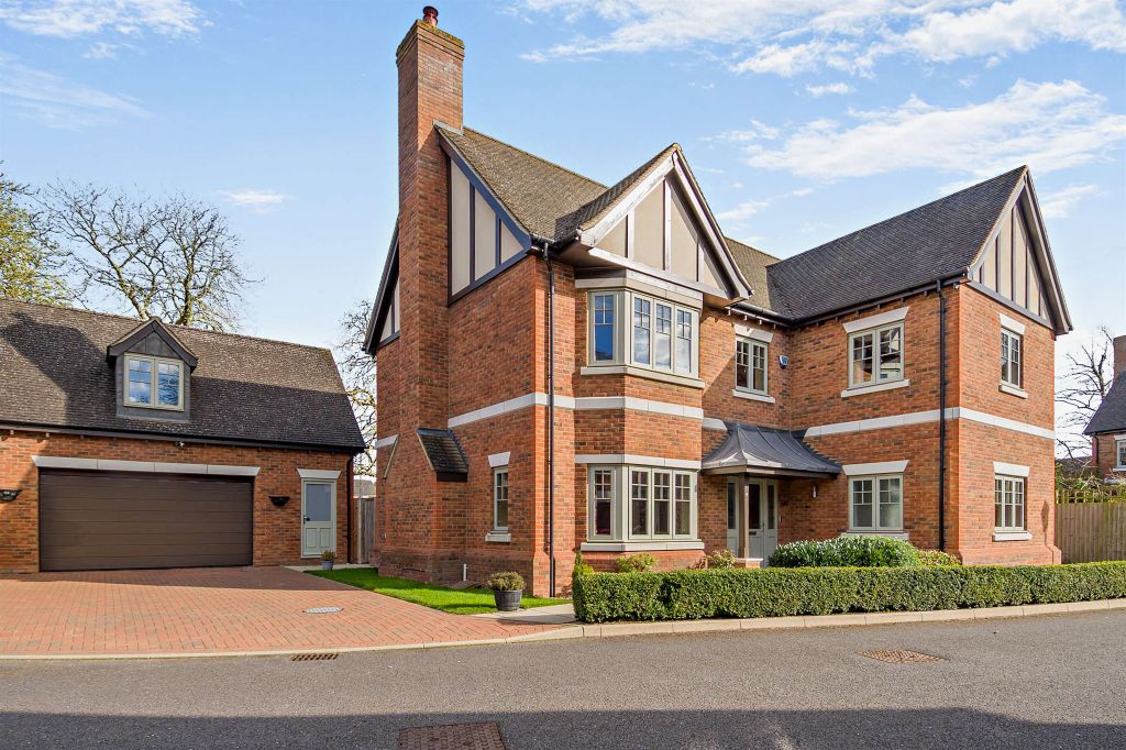 Property photo 1 of 18