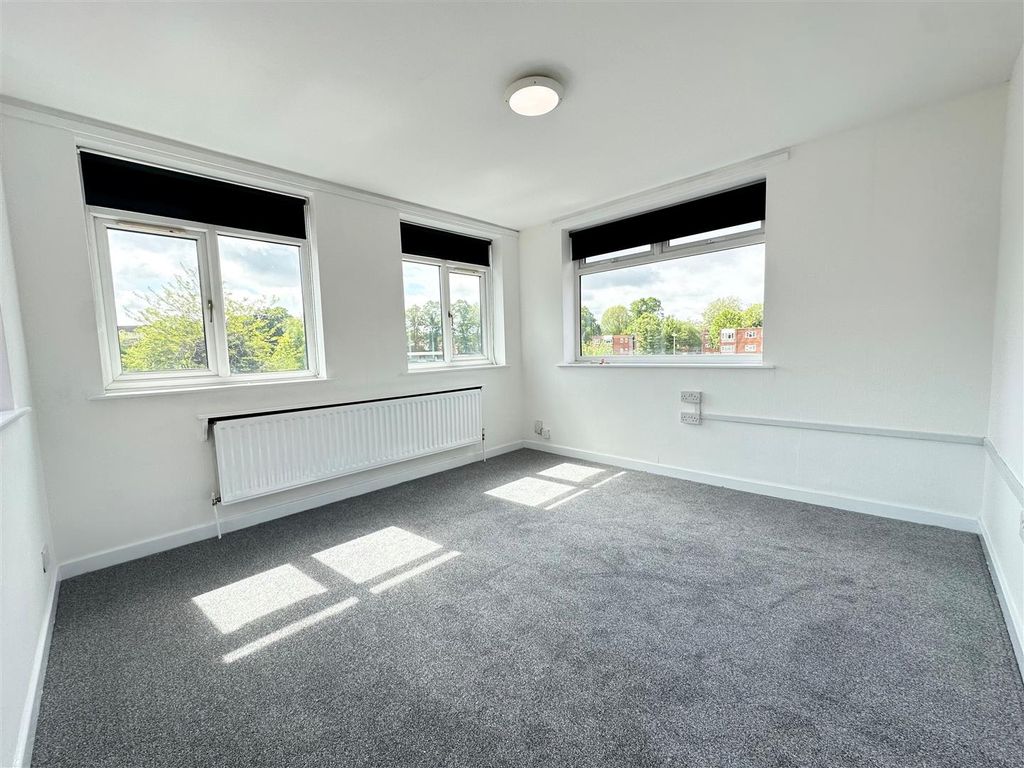 Property photo 2 of 15 Living Room x 3.Jpg