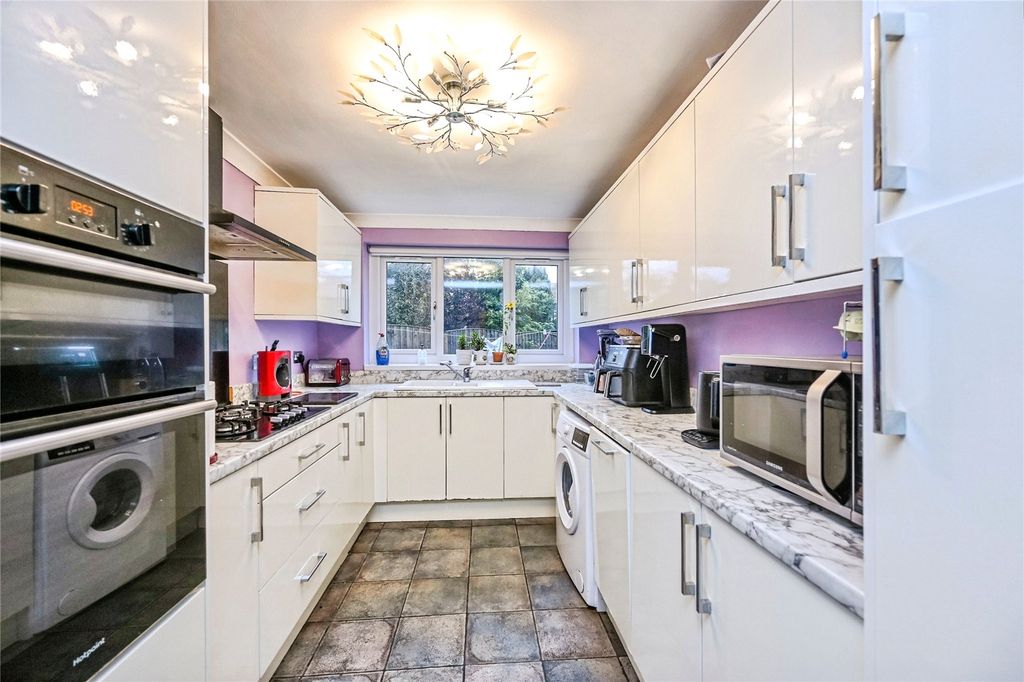 Property photo 3 of 18 Picture No. 06