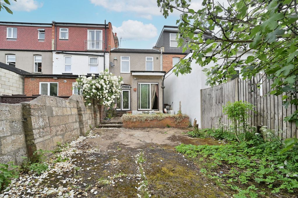 Property photo 2 of 3