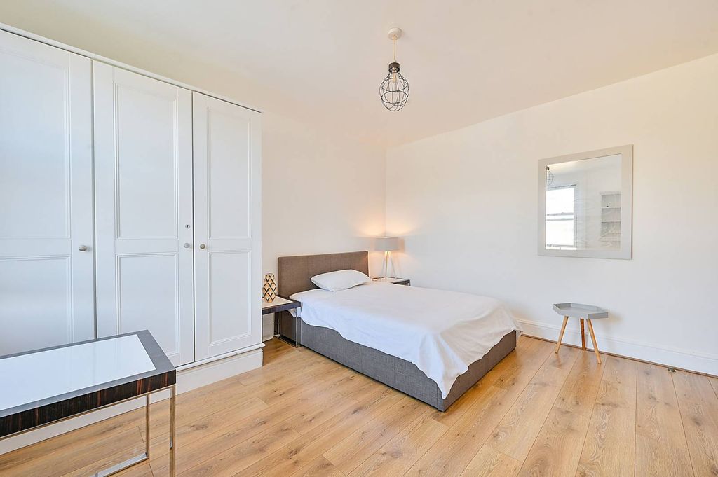 Property photo 3 of 8