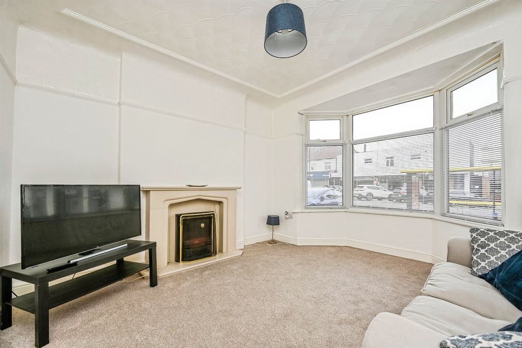 Property photo 3 of 13
