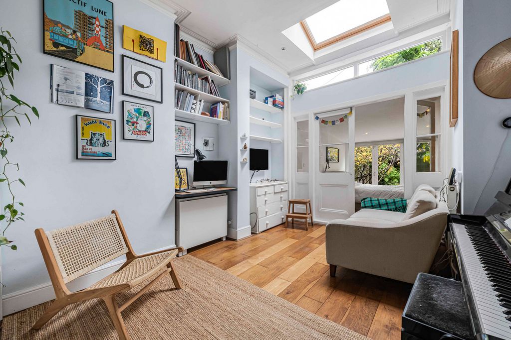 Property photo 1 of 33