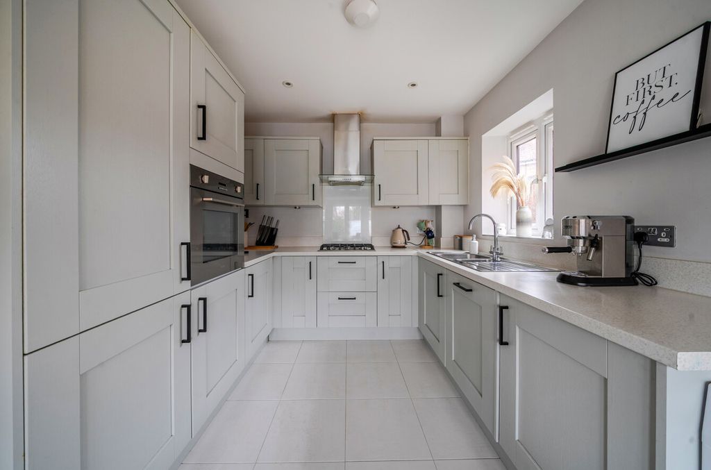 Property photo 3 of 21 1393773-9-6943F41...