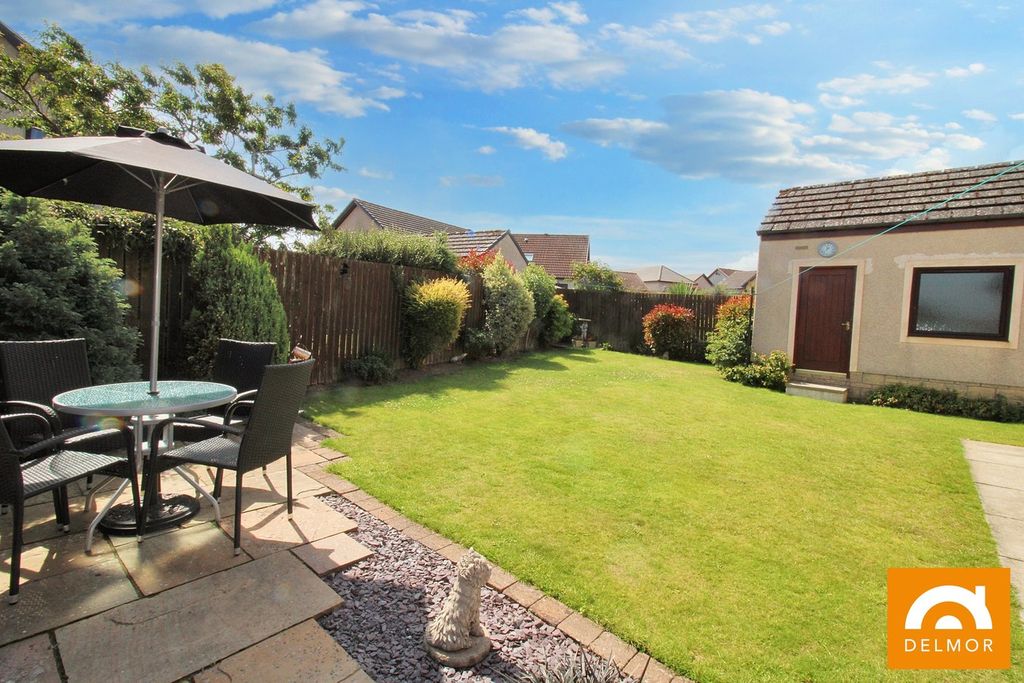 Property photo 2 of 26