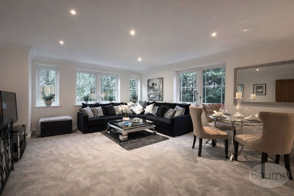 Property photo 2 of 9 Picture No. 10