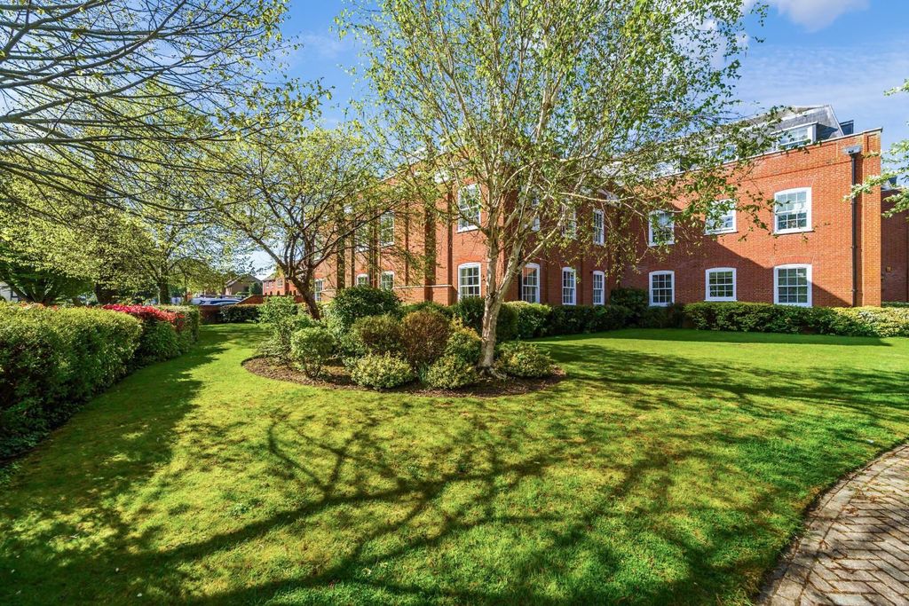 Property photo 1 of 15 The Tracery