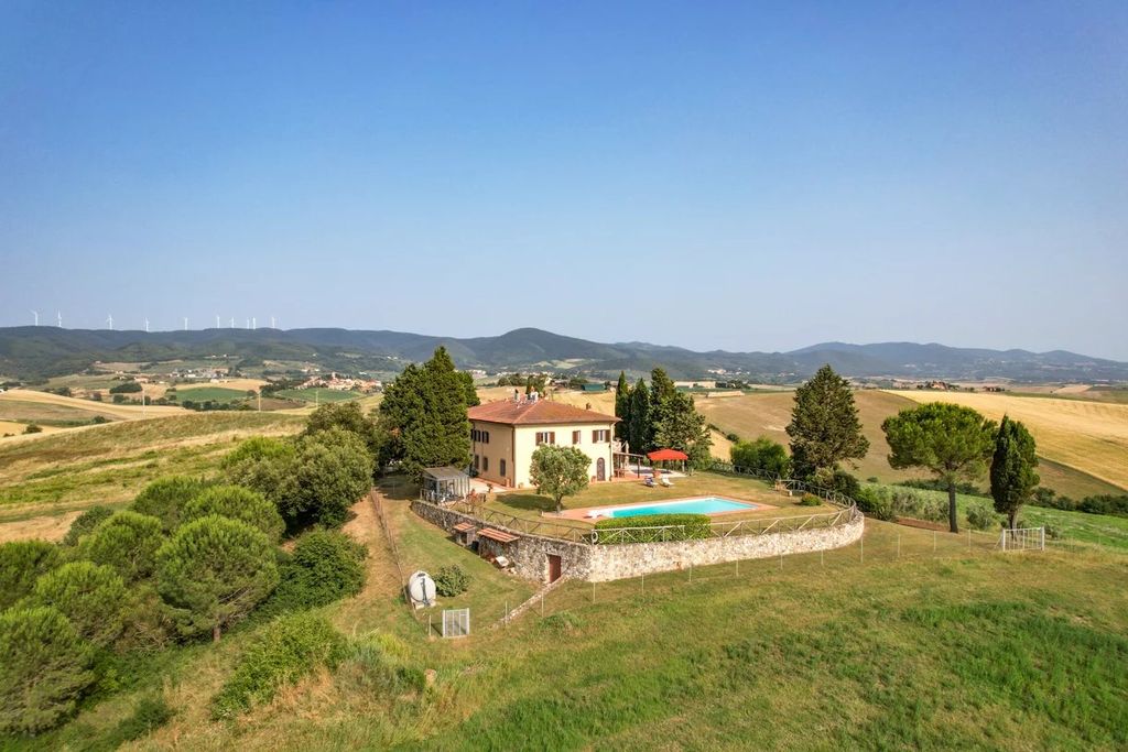 Property photo 2 of 89