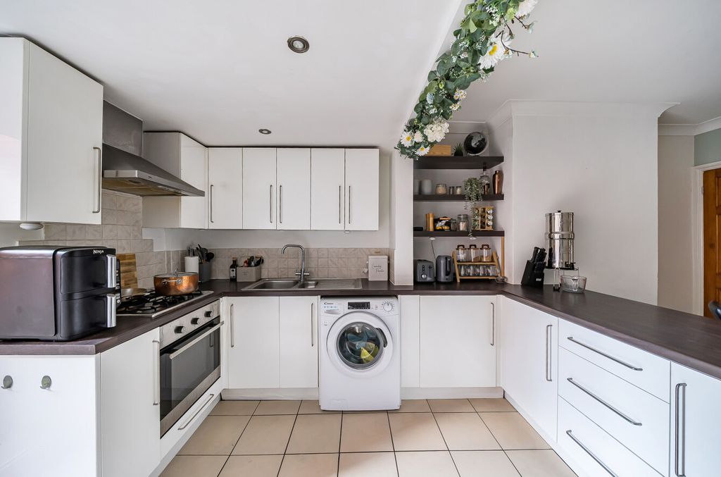 Property photo 3 of 14 1373105-21-6900E0...