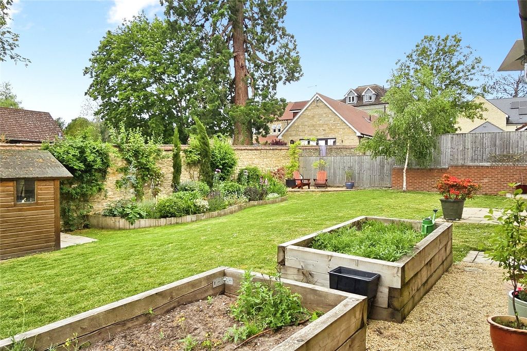 Property photo 3 of 35 Garden