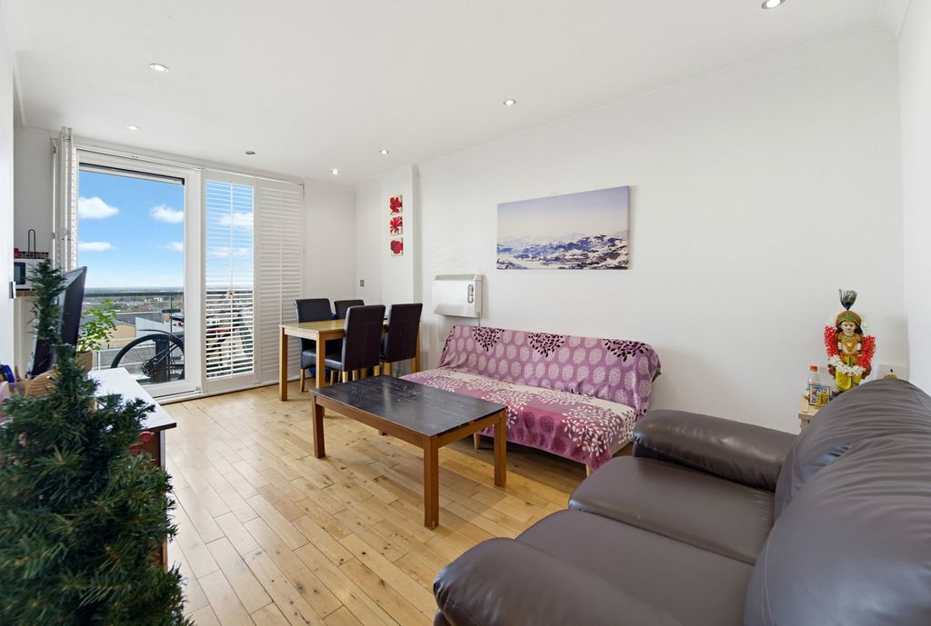 Property photo 2 of 11