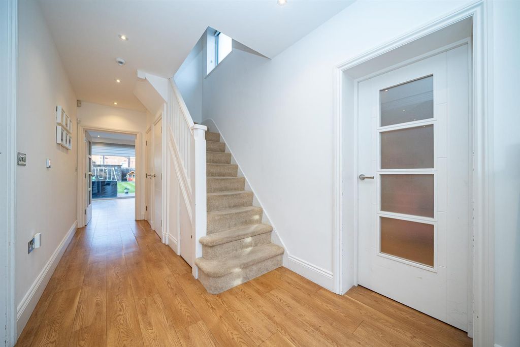 Property photo 3 of 28 Hallway