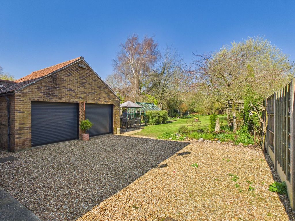 Property photo 2 of 32