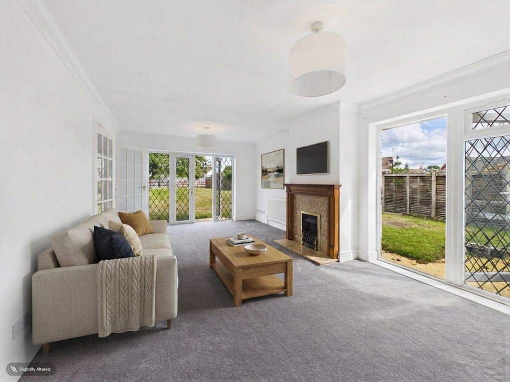 Property photo 3 of 14 Living Room Ai