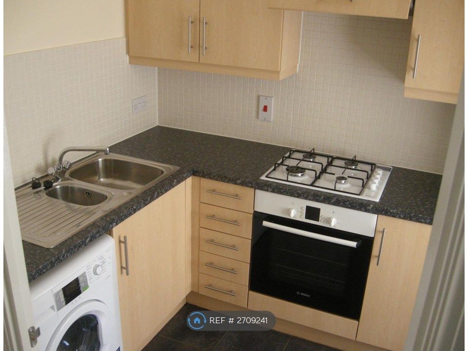 Property photo 2 of 9 Kitchen