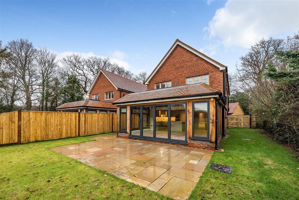 Property photo 1 of 18