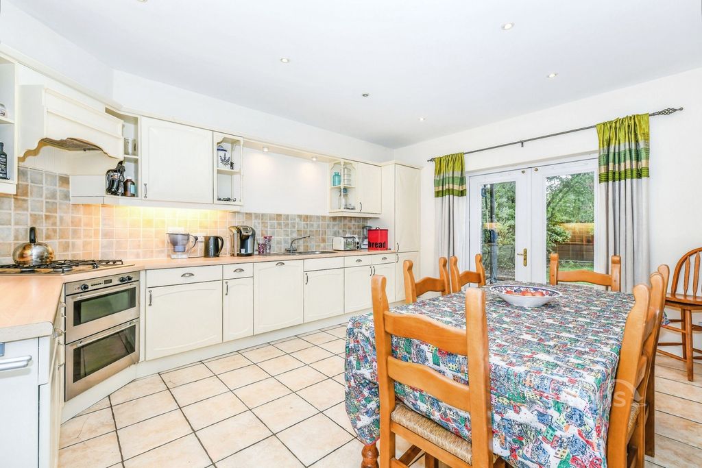 Property photo 2 of 10 Pbox-Img.Jpg