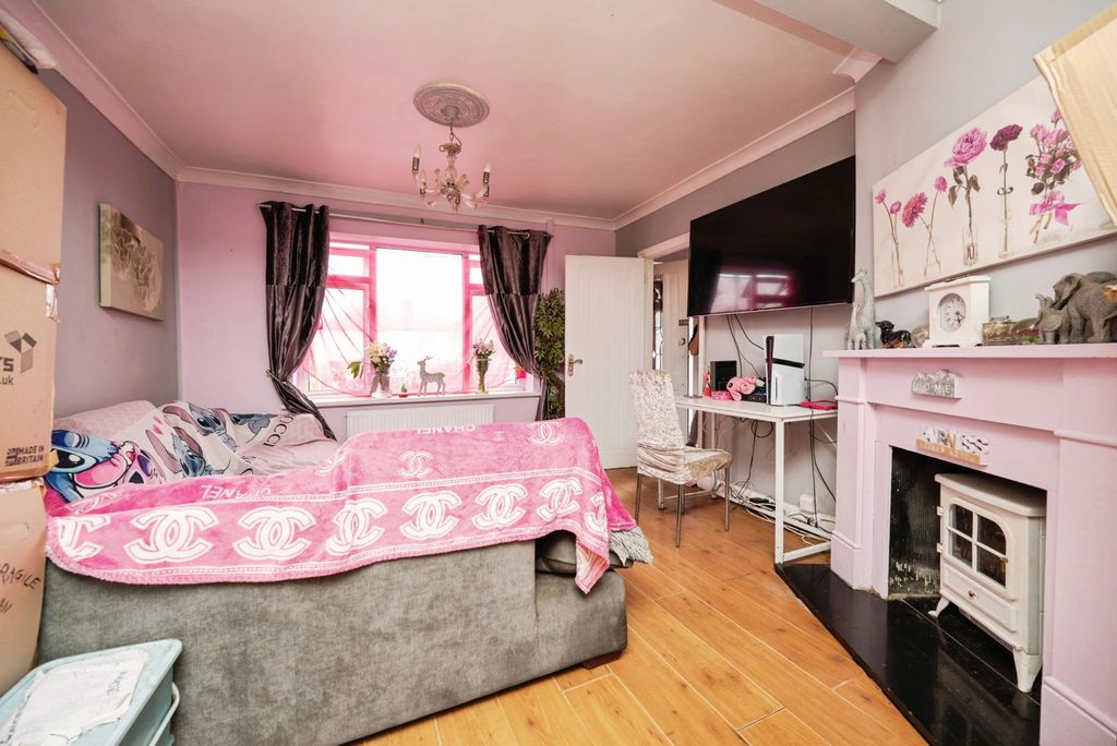 Property photo 2 of 12 Pbox-Img.Jpg