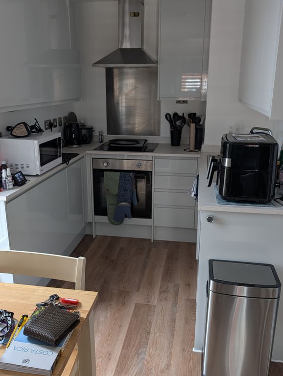 Property photo 3 of 12 Kitchen