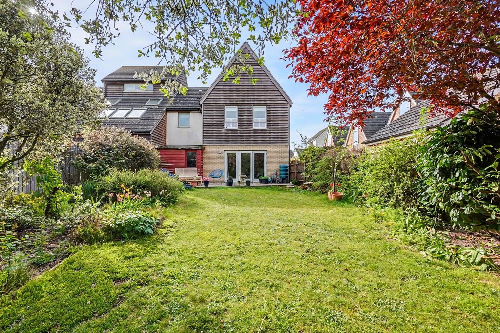 Property photo 2 of 27