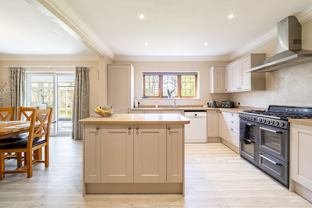 Property photo 3 of 52 5026285