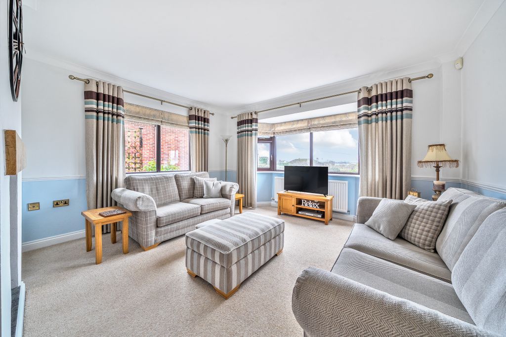 Property photo 3 of 21 13979391169661ba57A001