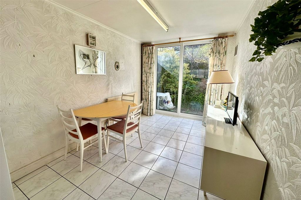 Property photo 3 of 15 Dining Area