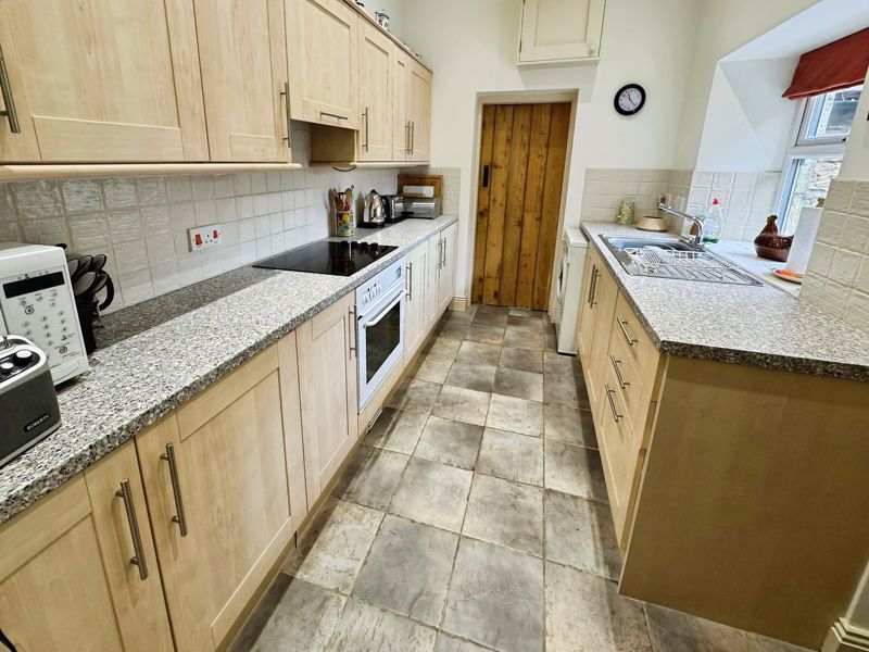 Property photo 3 of 10 Photo 6