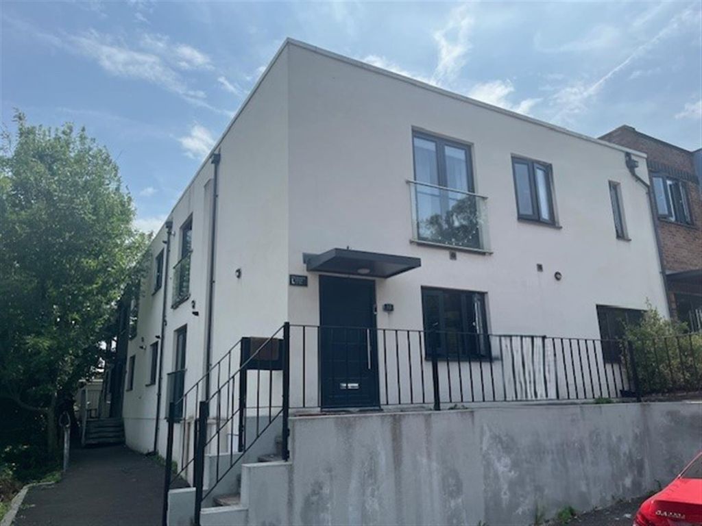 Property photo 1 of 2