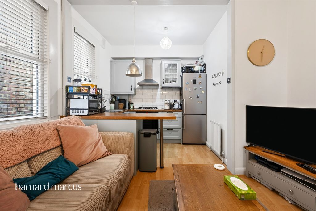 Property photo 3 of 20