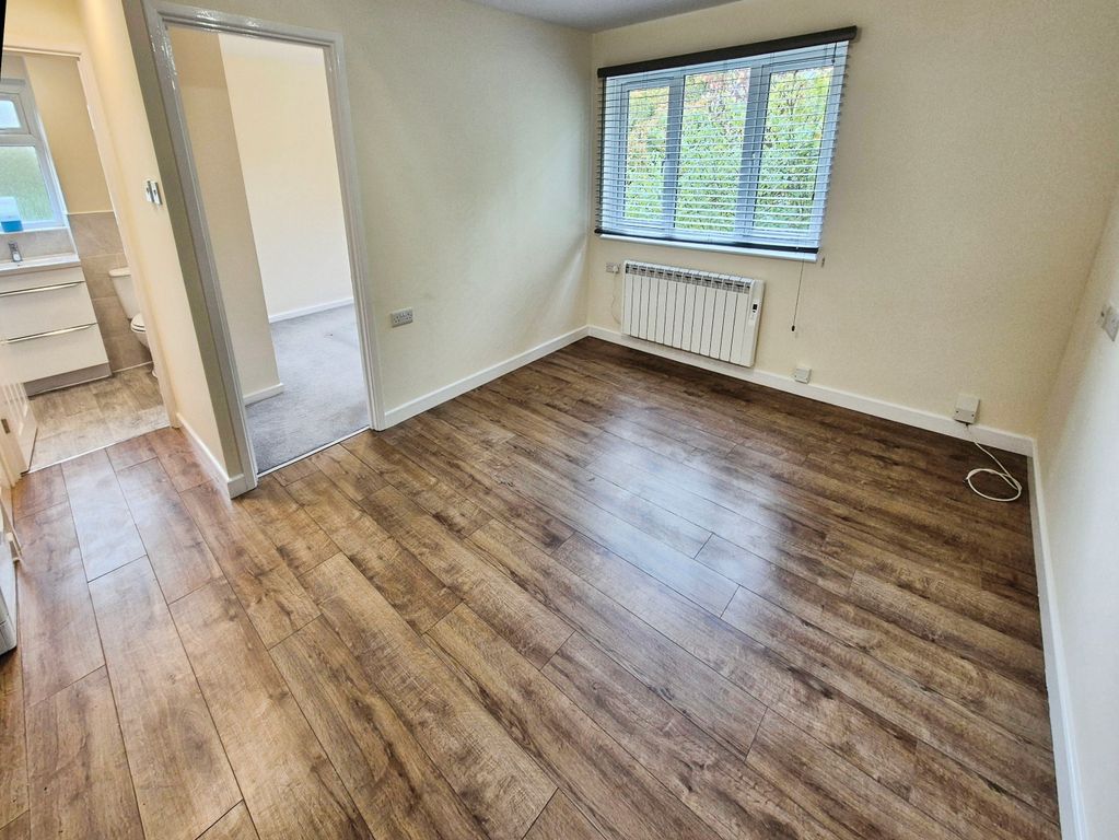 Property photo 2 of 7 Living Room