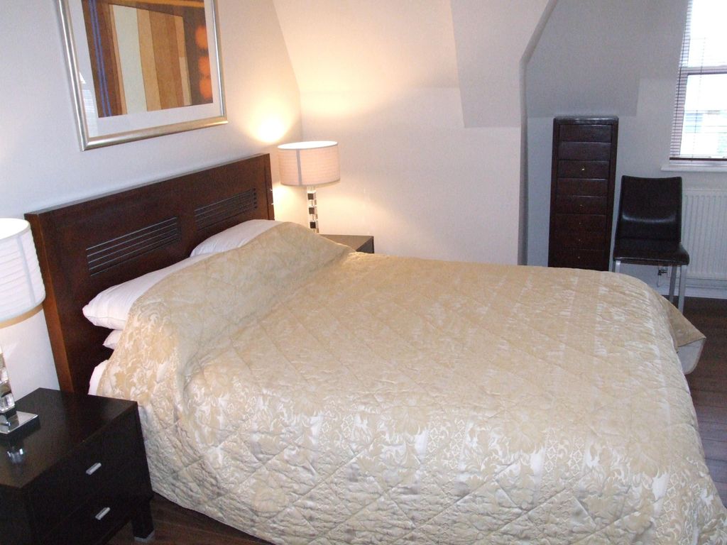 Property photo 3 of 7 Master Bedroom