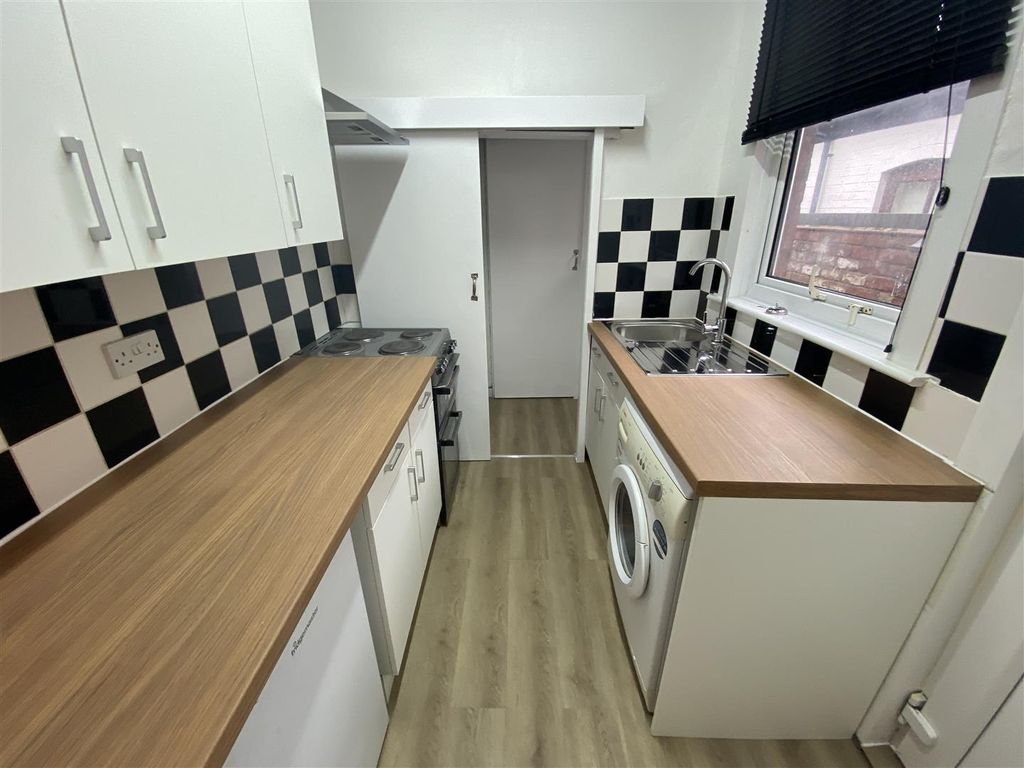 Property photo 2 of 13 Kitchen