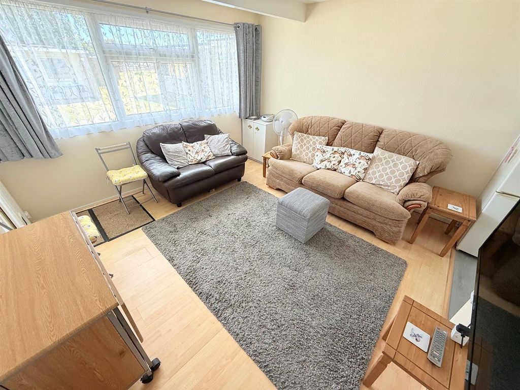Property photo 2 of 8 Lounge Area