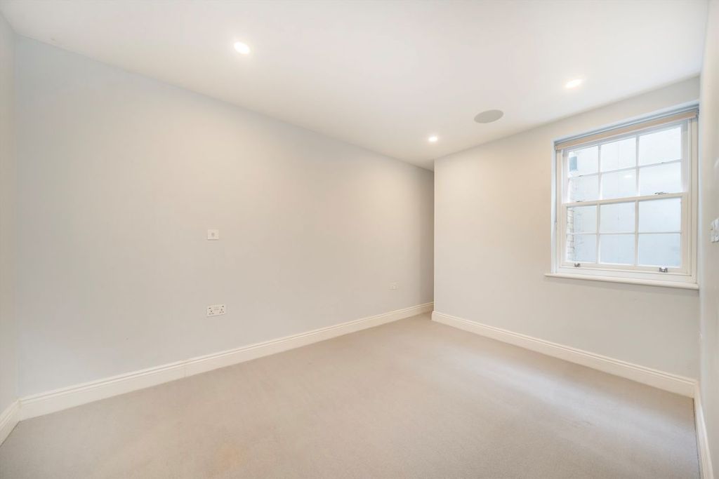 Property photo 3 of 4