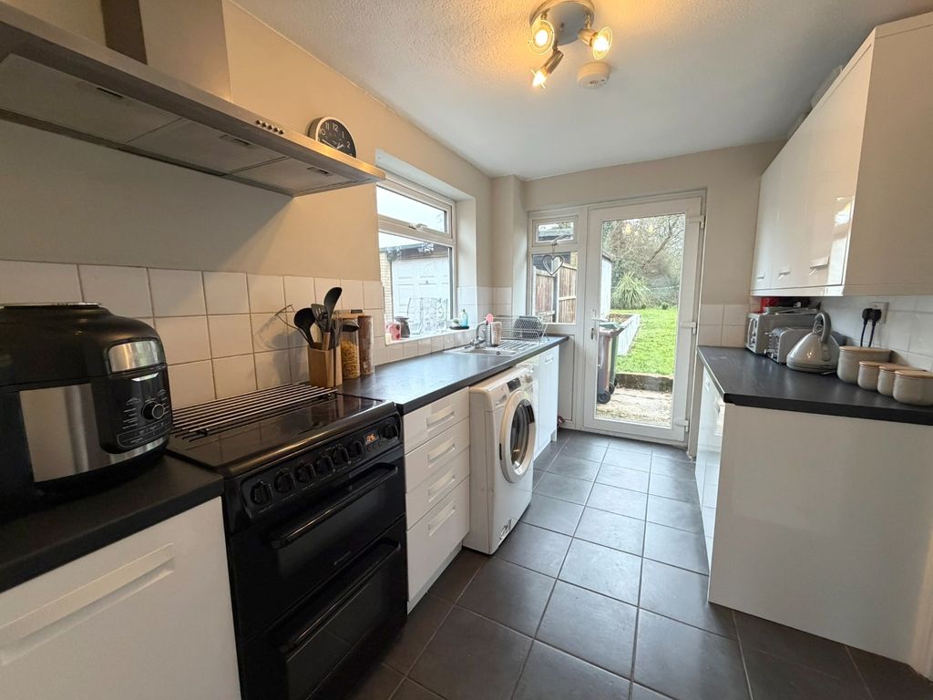 Property photo 3 of 14 4936902