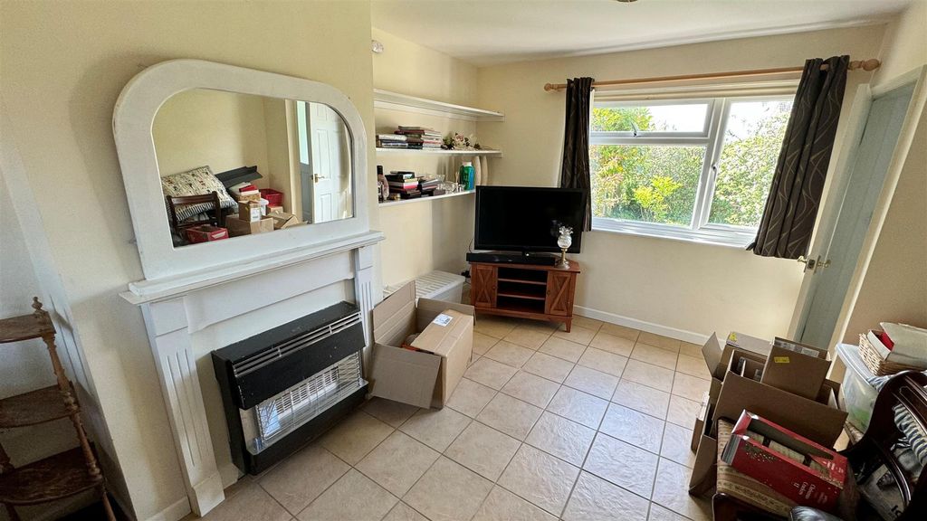Property photo 2 of 13 8.Jpg