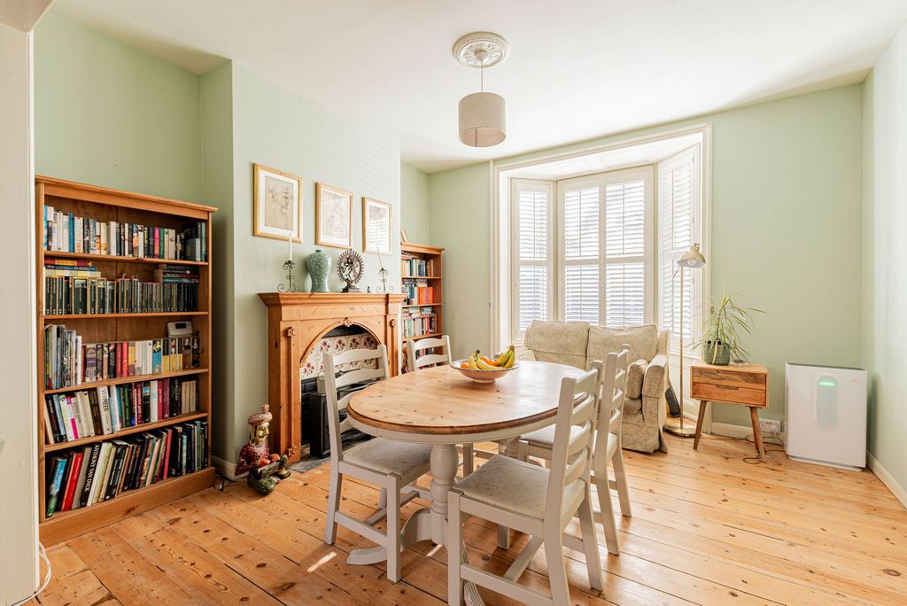 Property photo 1 of 31 Dining Room (1)