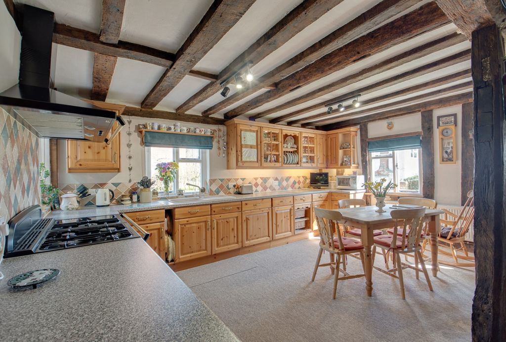 Property photo 2 of 21 4637241