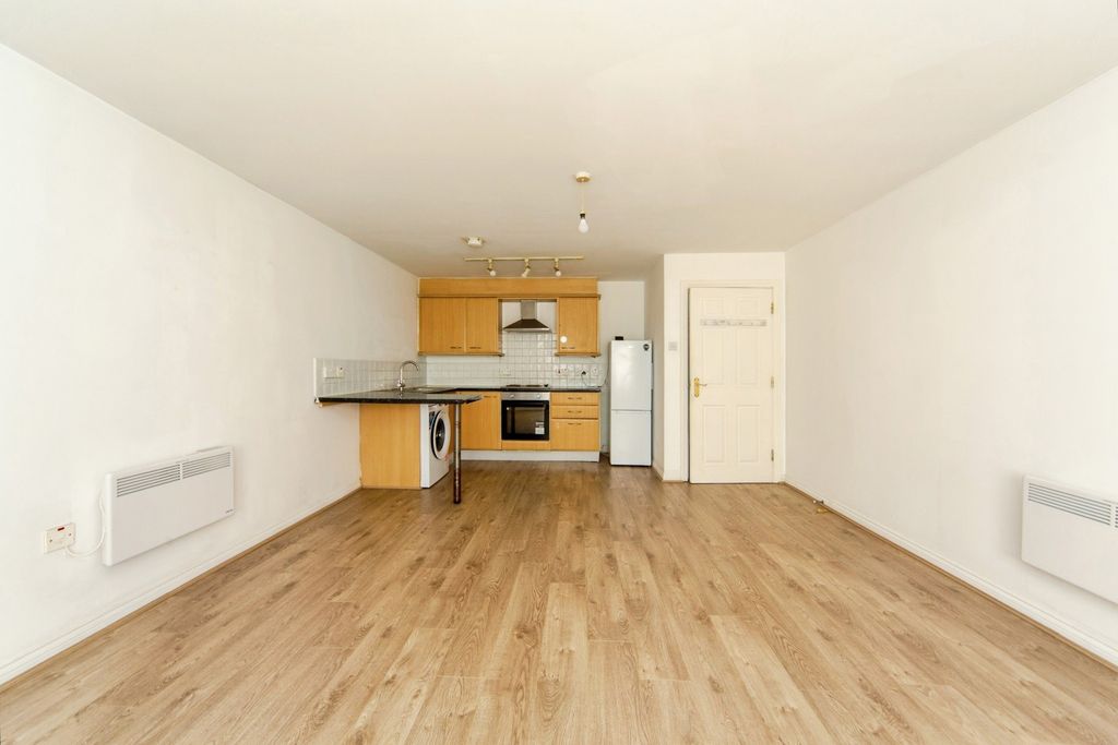 Property photo 3 of 19 Pbox-Img.Jpg