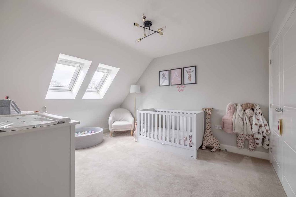 Property photo 3 of 24