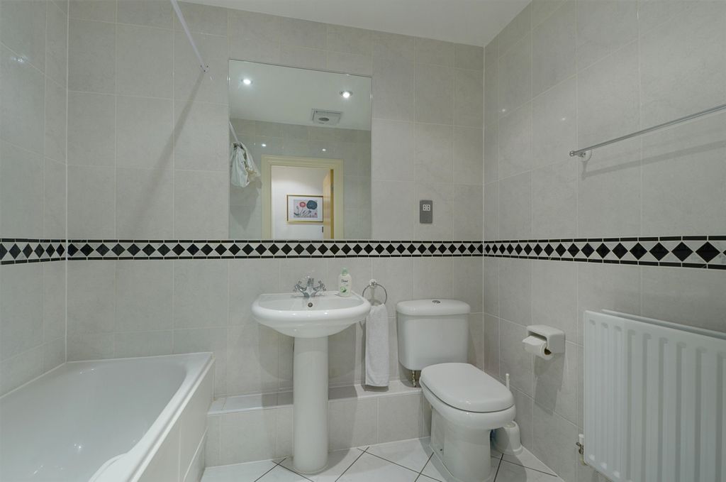 Property photo 3 of 8 Bathroom 2