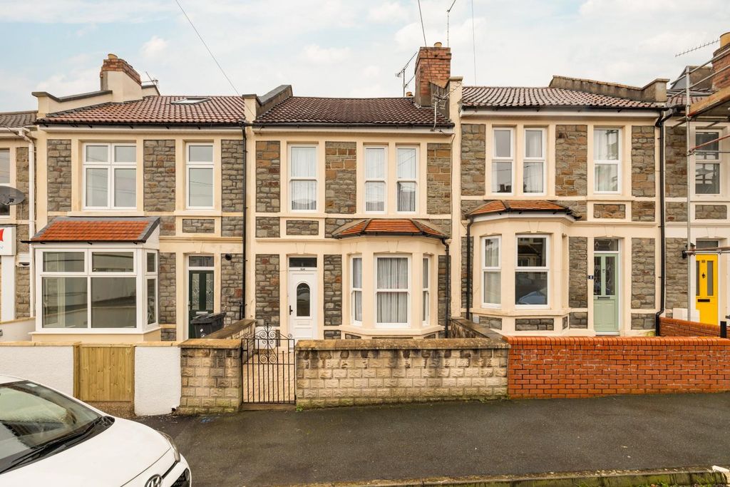 Property photo 2 of 23 Char9180.Jpg